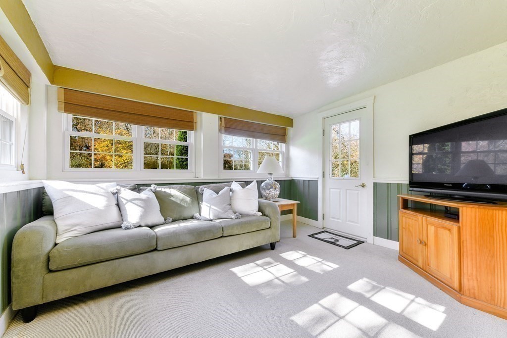 221 Central Street Hingham, MA 02043 - Photo 9 of 19