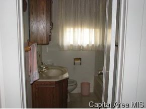 2548 South 8th Street Springfield, IL 62703 - Photo 5 of 10