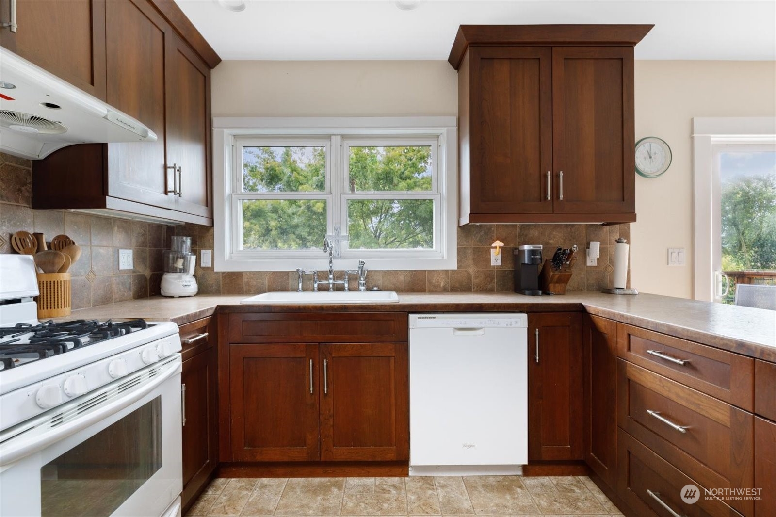 10743 Gardner Road Burlington, WA 98233 - Photo 6 of 40 Gallery Image 6