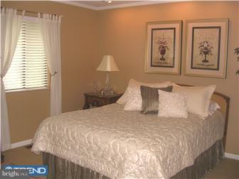 731 Wynnewood Road, Unit 10 Ardmore, PA 19003 - Photo 6 of 7 Gallery Image 6