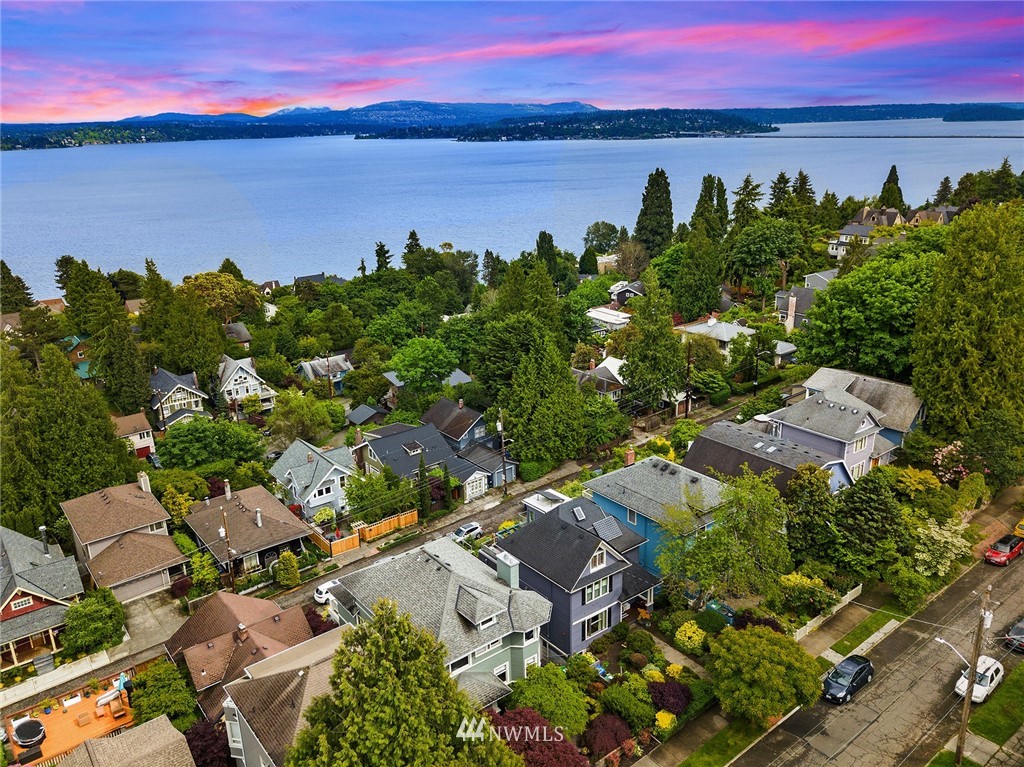 1618 37th Avenue Seattle, WA 98122 - Photo 32 of 39 an aerial view of multiple house with lake view