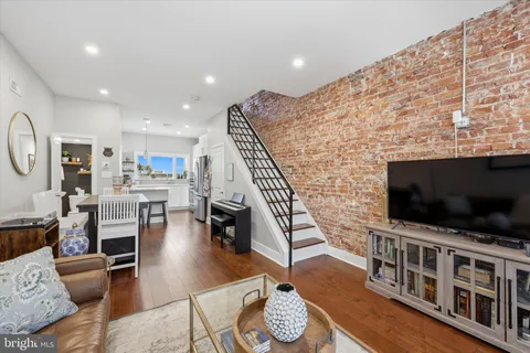 $359,900 | 2513 South Clarion Street, Philadelphia, PA 19148
