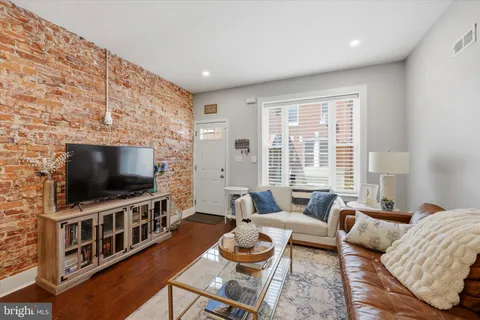 $359,900 | 2513 South Clarion Street, Philadelphia, PA 19148