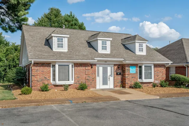 $2,950 | 352 Poplar View Lane East, Collierville, TN 38017