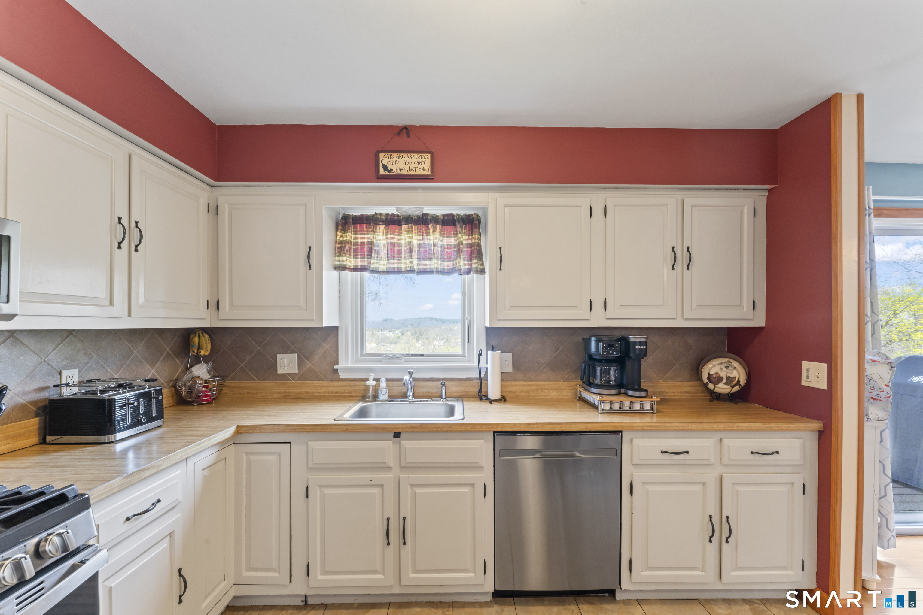 33 Coram Road Shelton, CT 06484 - Photo 9 of 34