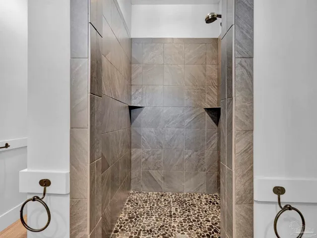 $650,000 | 1271 Ainsworth Drive, Gulf Breeze, FL 32563