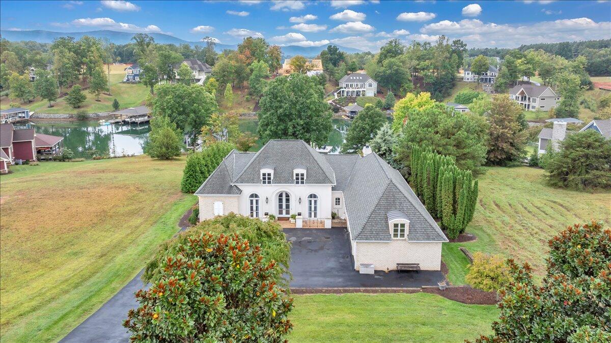 6 Compass Moneta, VA 24121 - Photo 50 of 60 an aerial view of a house