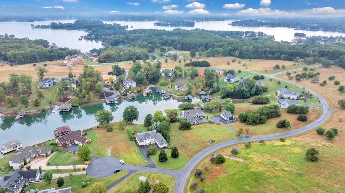 6 Compass Moneta, VA 24121 - Photo 60 of 60 an aerial view of a house