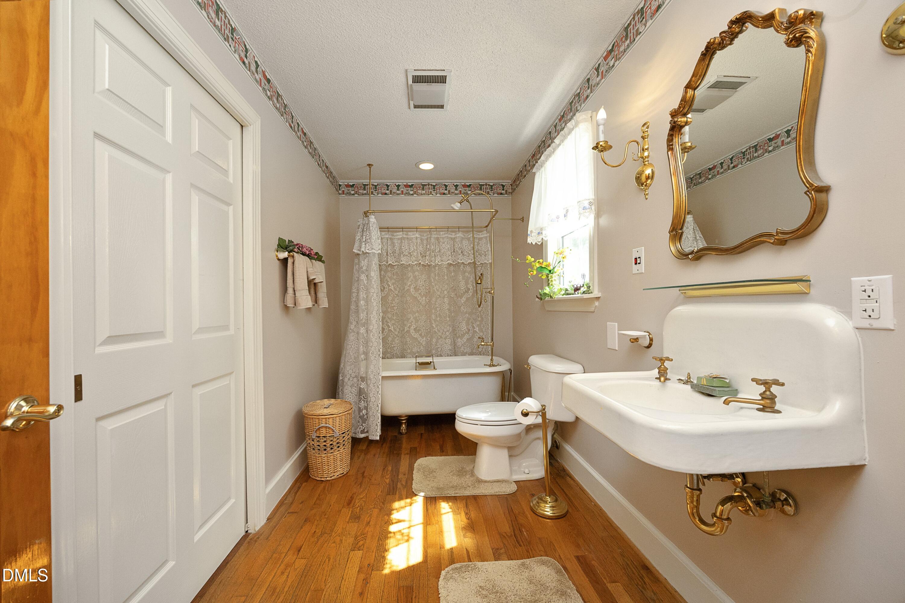 1746 Little Devine Road Selma, NC 27576 - Photo 30 of 79 35FullBath