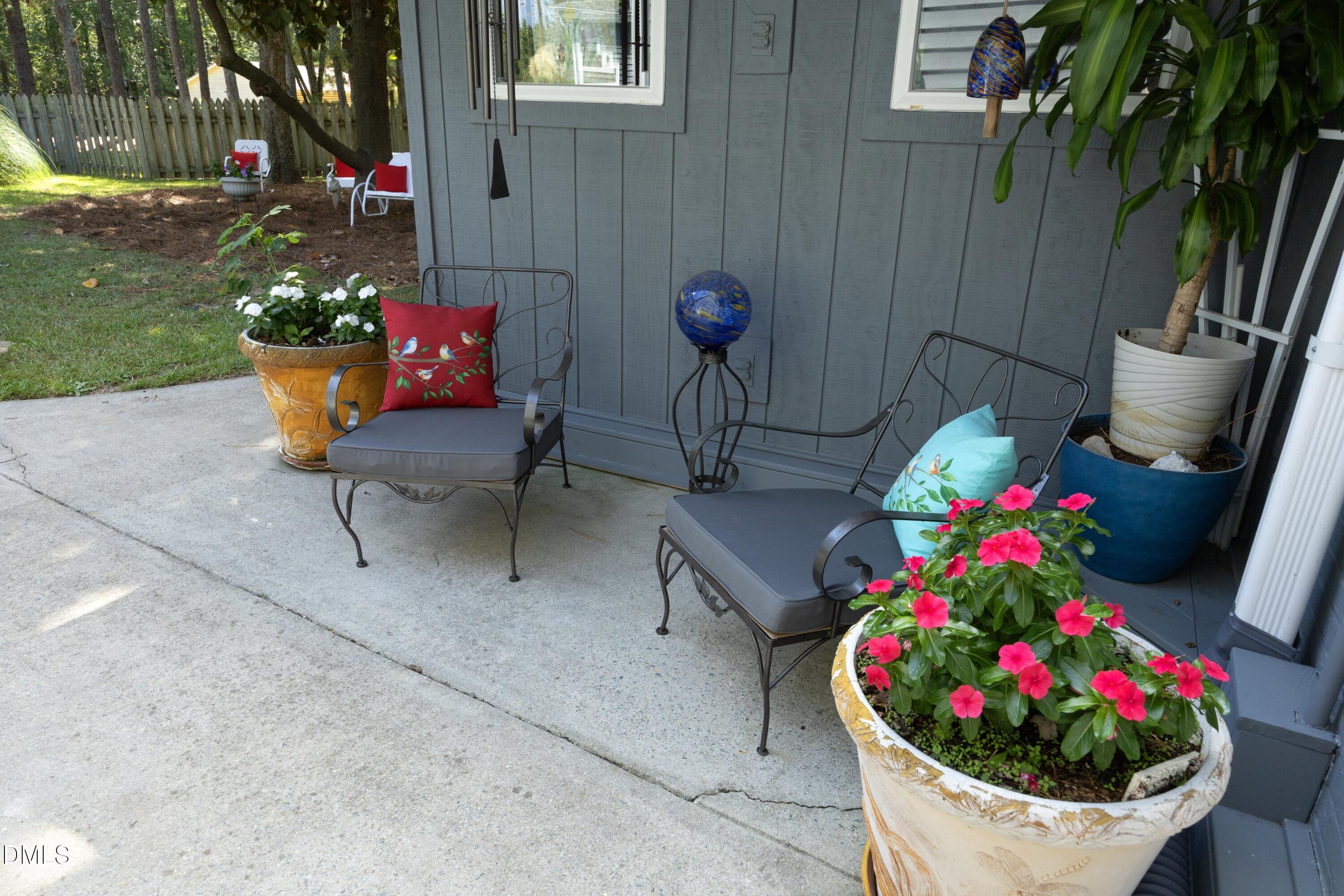 1746 Little Devine Road Selma, NC 27576 - Photo 56 of 79 64SittingArea