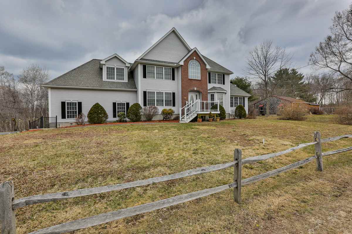 22 Stearns Road Amherst, NH 03031 - Photo 1 of 37