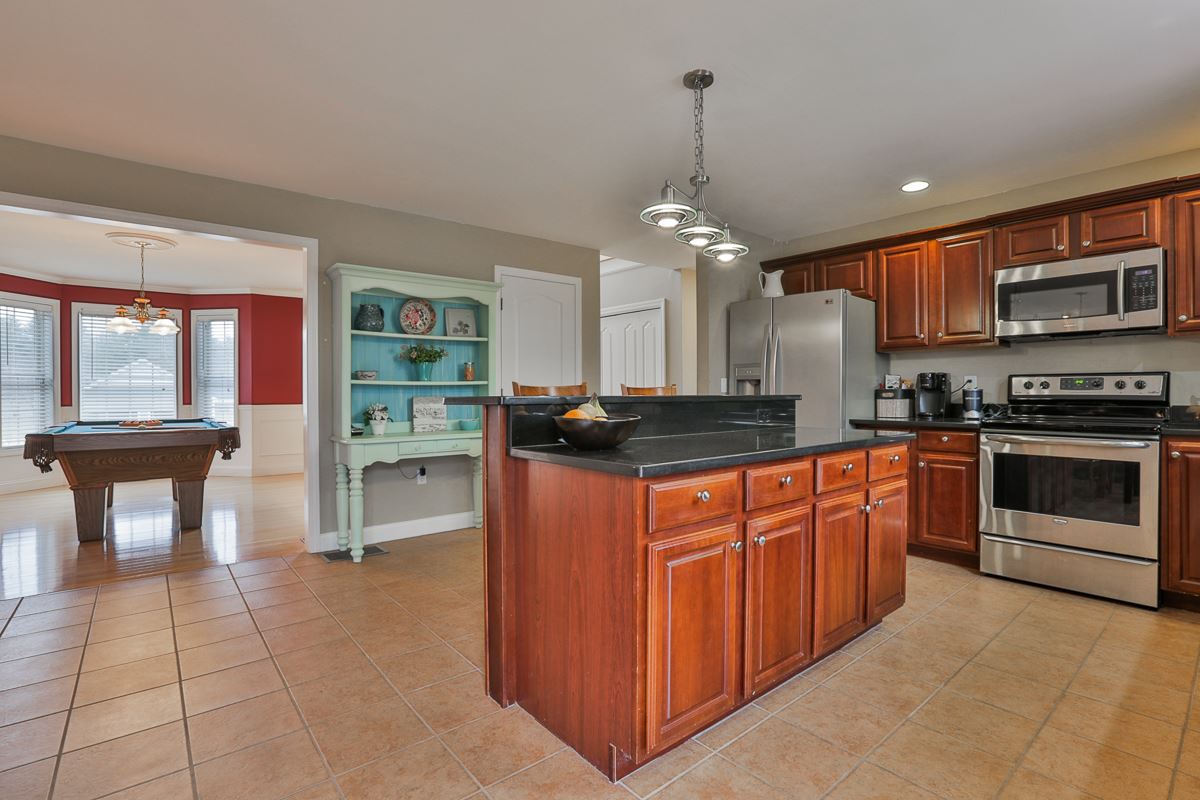 22 Stearns Road Amherst, NH 03031 - Photo 11 of 37