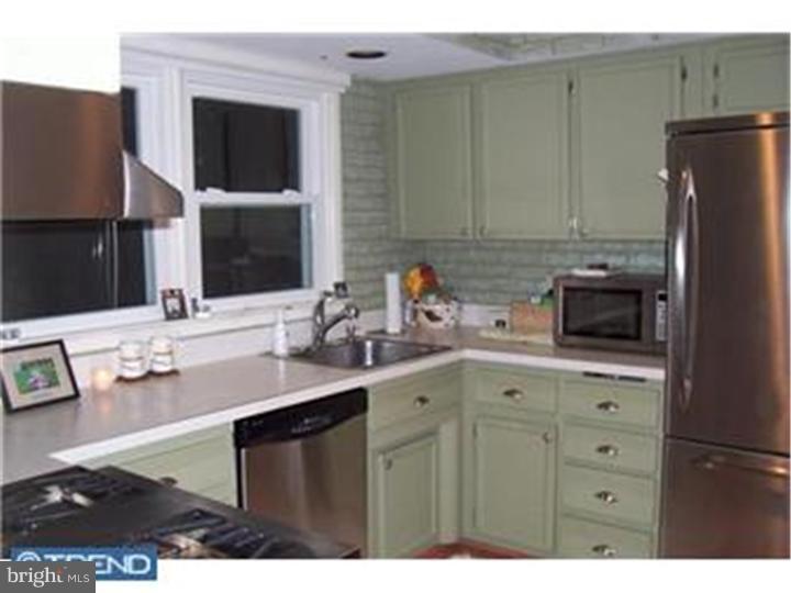 28 Brooktree Road East Windsor, NJ 08520 - Photo 3 of 12 Gallery Image 3