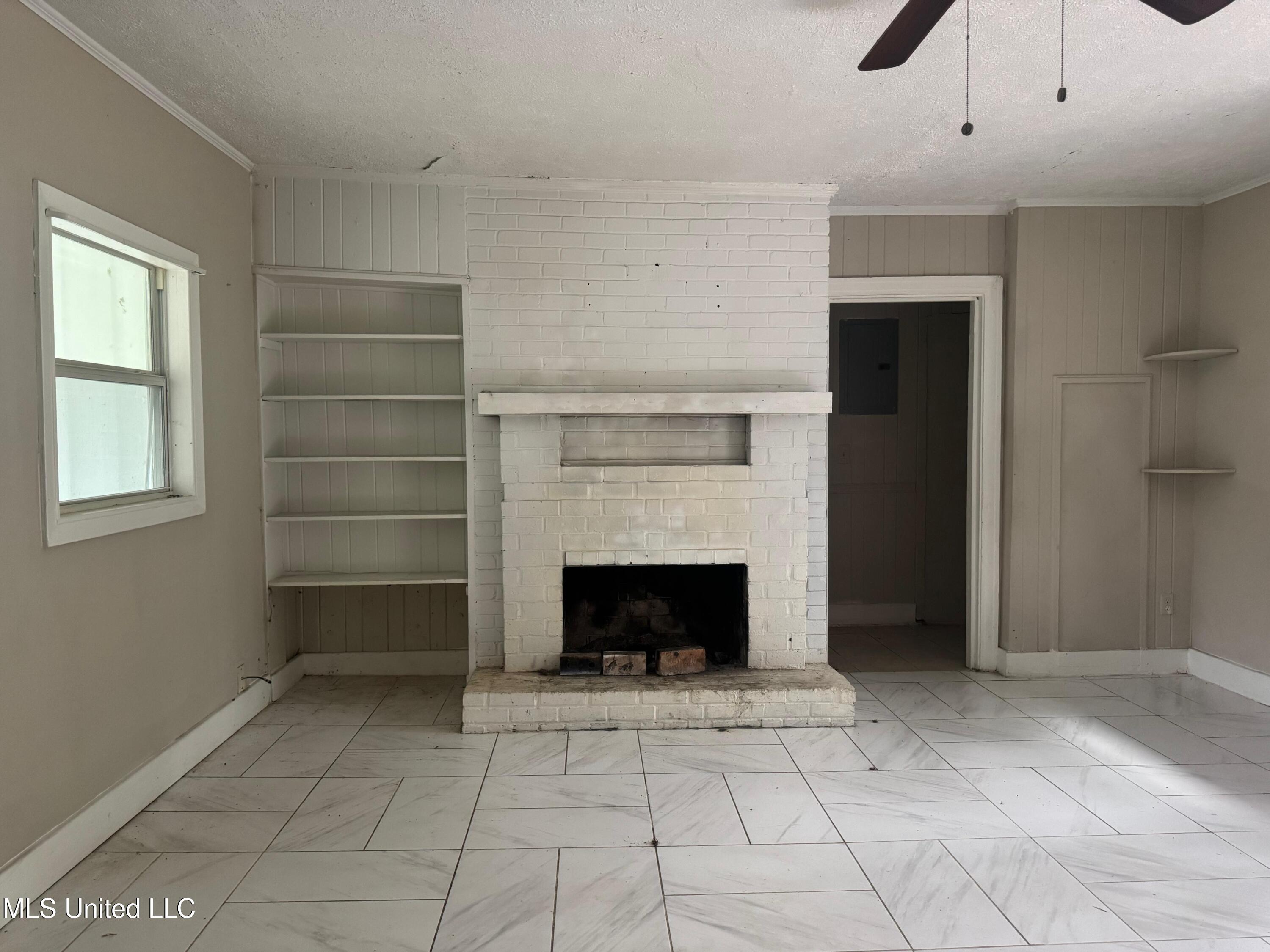 375 Lea Circle Jackson, MS 39204 - Photo 2 of 3 WhatsApp Image 2025-08-01 at 16.40.37_b1