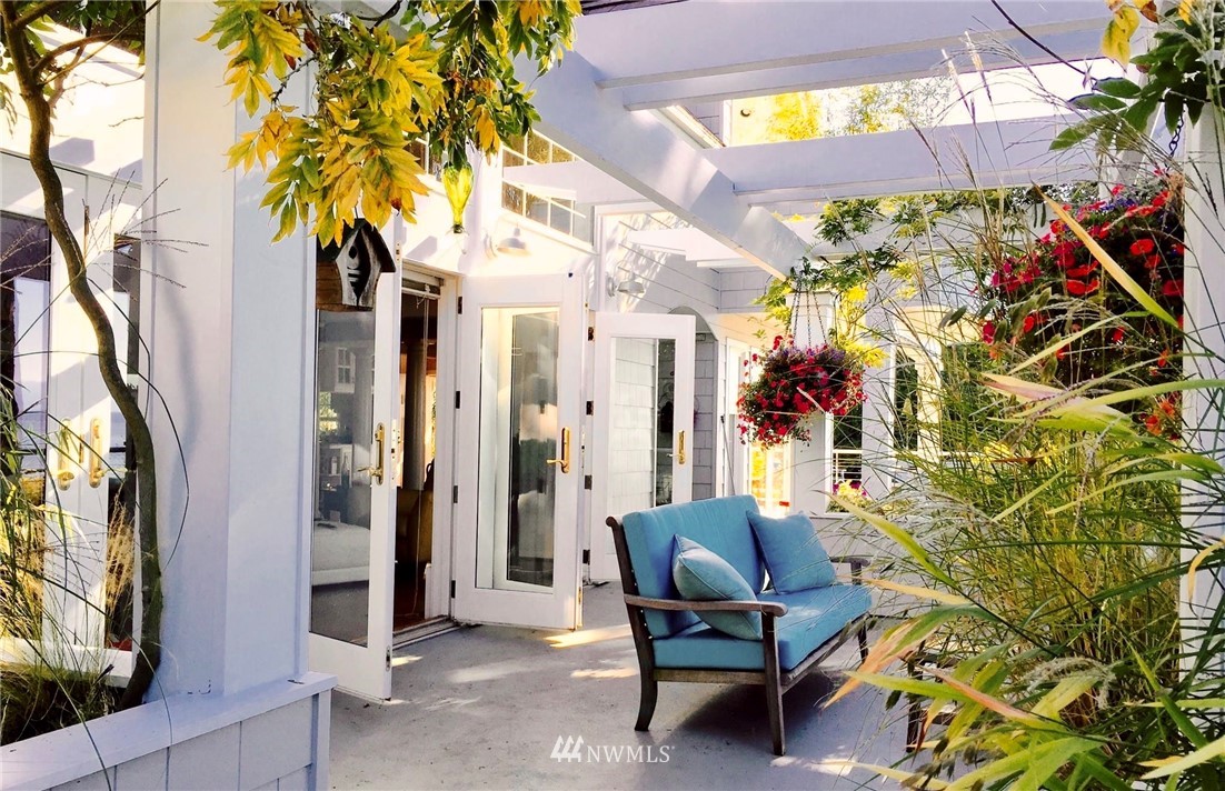 16119 73rd Place West Edmonds, WA 98026 - Photo 5 of 40 a view of a chairs and table in a patio