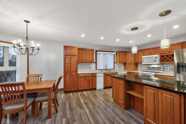 $450,000 | 514 Greenland Lane, Yorktown, IN 47396