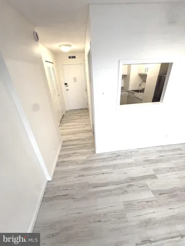 $1,800 | 2030 North Adams Street, Unit 1409, Arlington, VA 22201