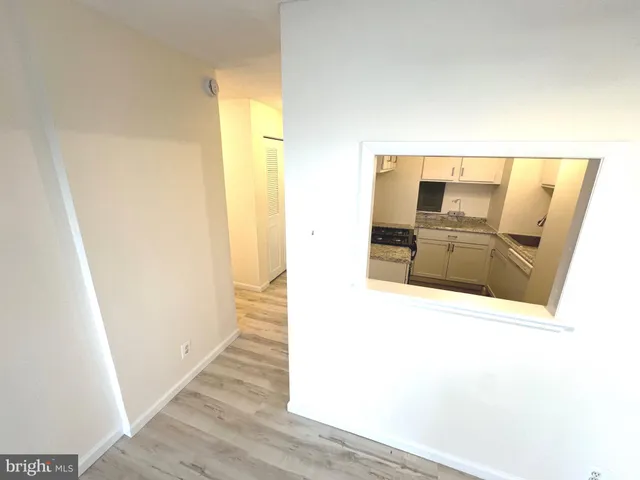 $1,800 | 2030 North Adams Street, Unit 1409, Arlington, VA 22201