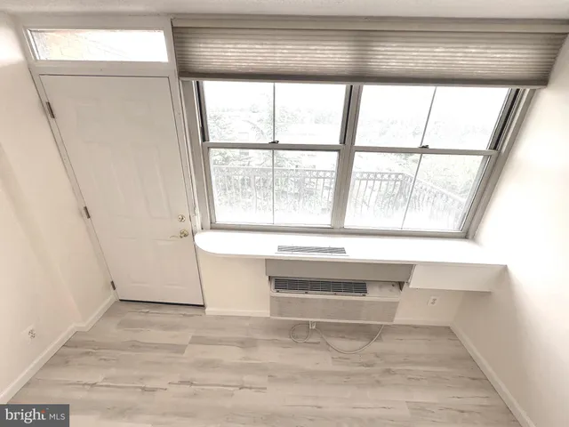 $1,800 | 2030 North Adams Street, Unit 1409, Arlington, VA 22201