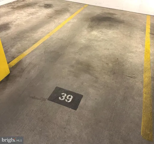 $1,800 | 2030 North Adams Street, Unit 1409, Arlington, VA 22201