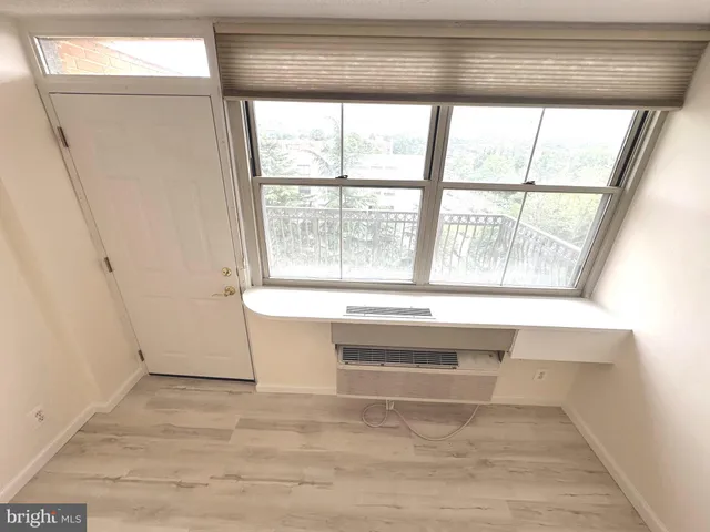 $1,800 | 2030 North Adams Street, Unit 1409, Arlington, VA 22201