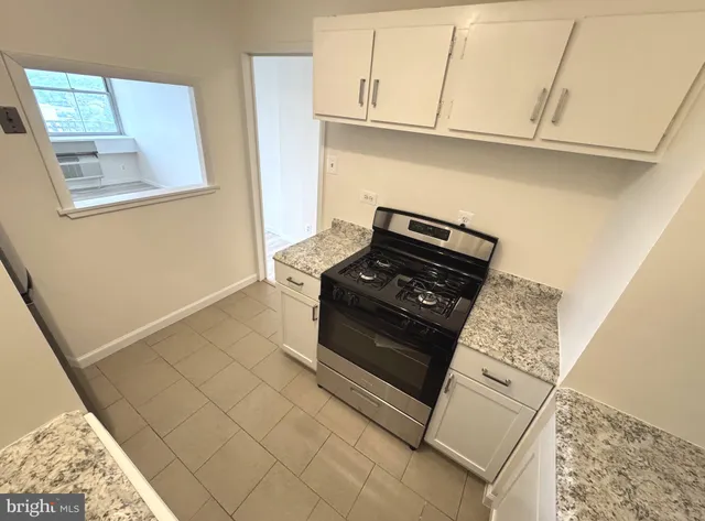 $1,800 | 2030 North Adams Street, Unit 1409, Arlington, VA 22201