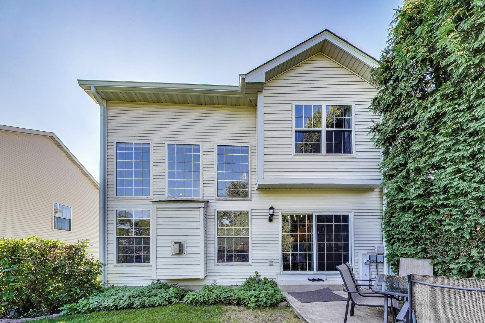 1086 Lily Field Lane Bolingbrook, IL 60440 - Photo 19 of 24 front view of house with a yard