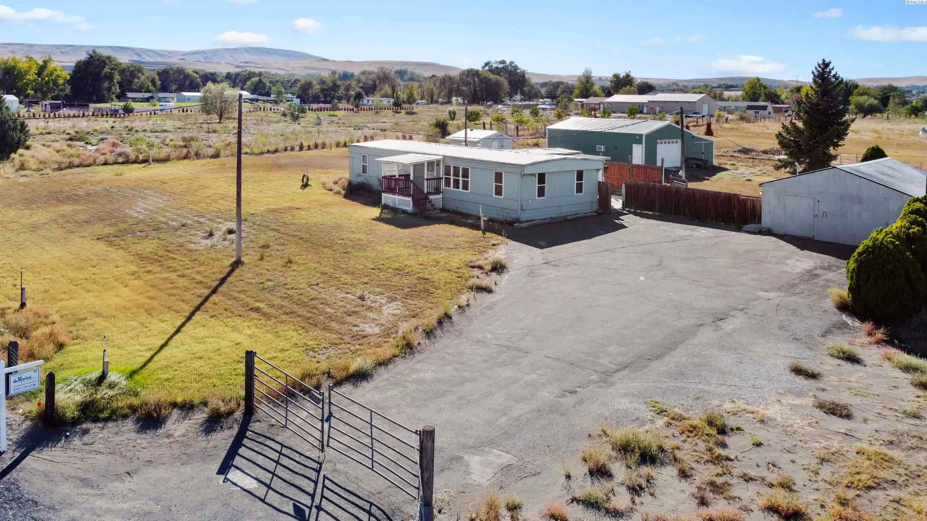 24804 South Dague Road Kennewick, WA 99337 - Photo 6 of 36 Gallery Image 6