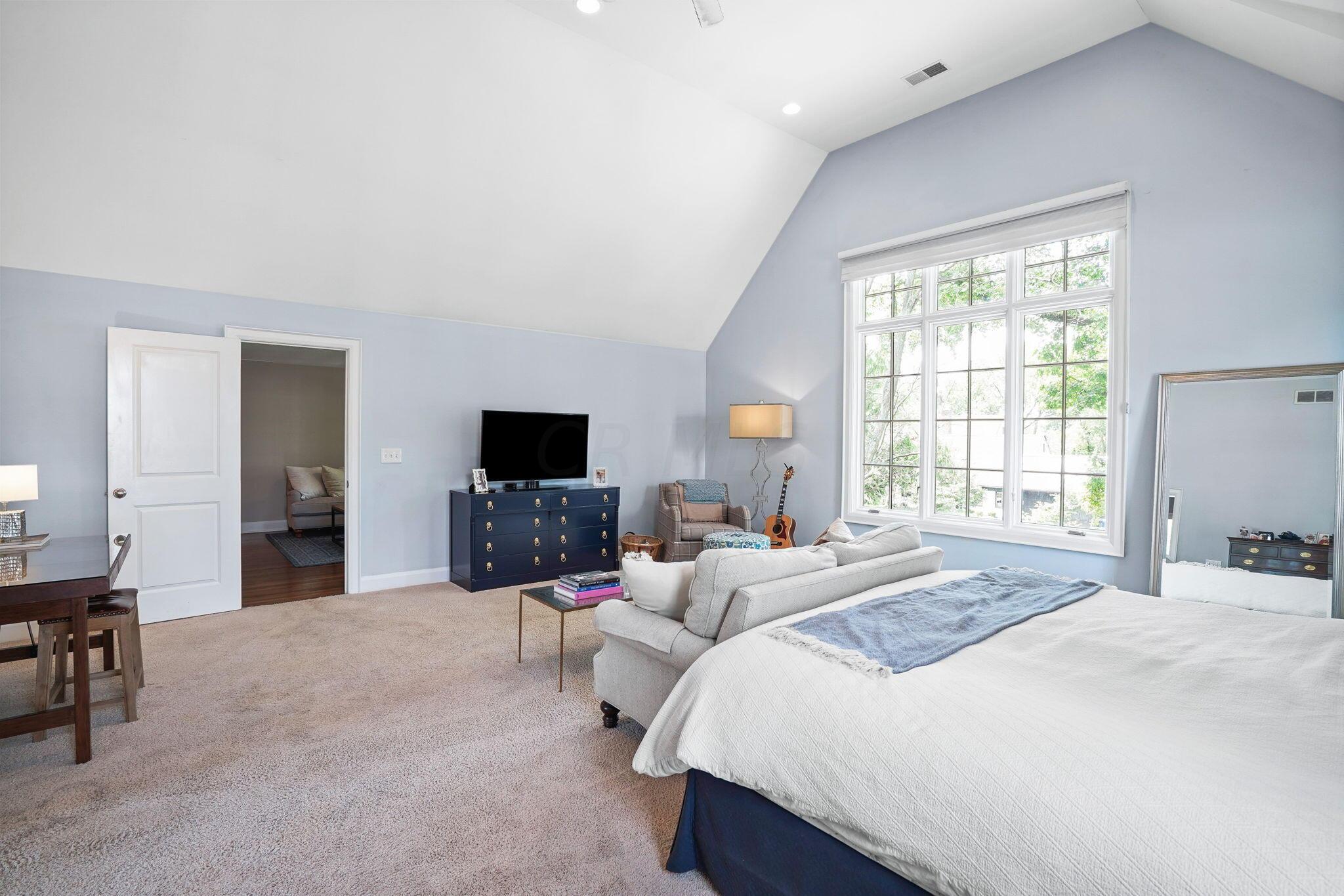 2076 Elgin Road Columbus, OH 43221 - Photo 51 of 82 52-web-or-mls-DSC00353