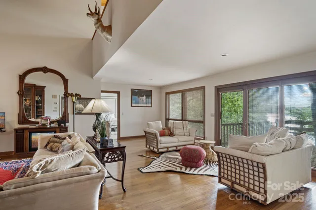 $1,199,000 | 4749 16th St Drive Northeast, Hickory, NC 28601