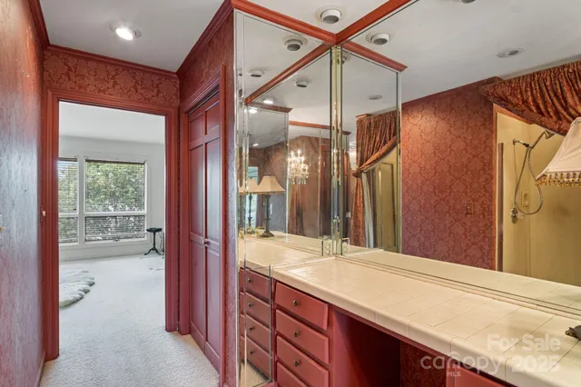 $1,199,000 | 4749 16th St Drive Northeast, Hickory, NC 28601