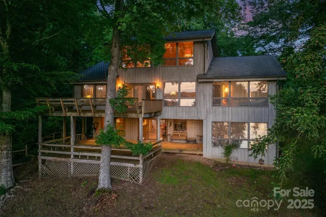 $1,199,000 | 4749 16th St Drive Northeast, Hickory, NC 28601