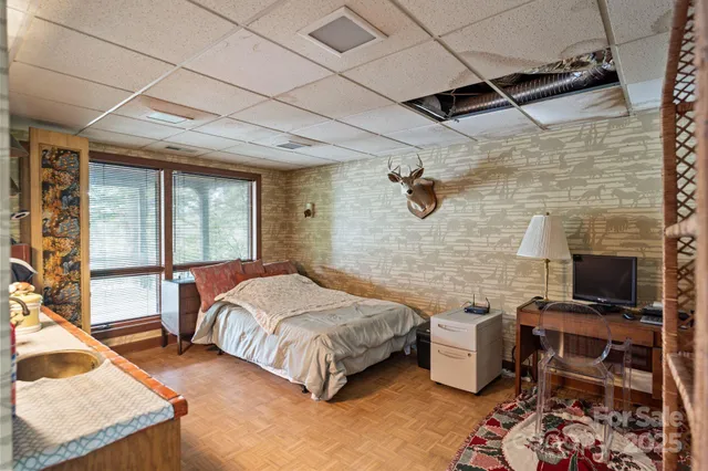 $1,199,000 | 4749 16th St Drive Northeast, Hickory, NC 28601