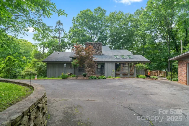 $1,199,000 | 4749 16th St Drive Northeast, Hickory, NC 28601