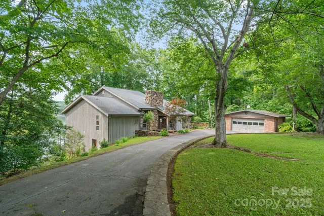 $1,199,000 | 4749 16th St Drive Northeast, Hickory, NC 28601