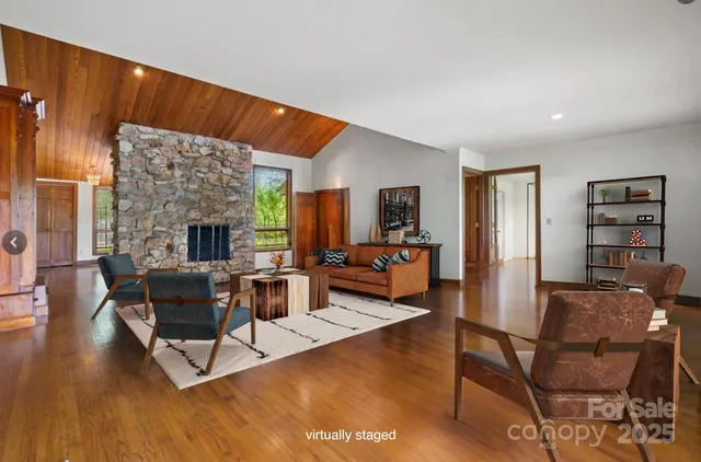 $1,199,000 | 4749 16th St Drive Northeast, Hickory, NC 28601