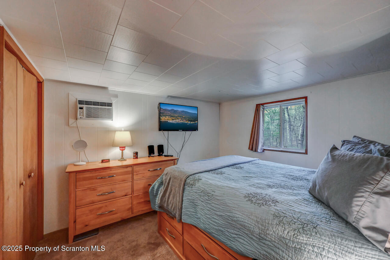 3222 Bluebird Drive Bushkill, PA 18324 - Photo 26 of 50 Primary Bedroom