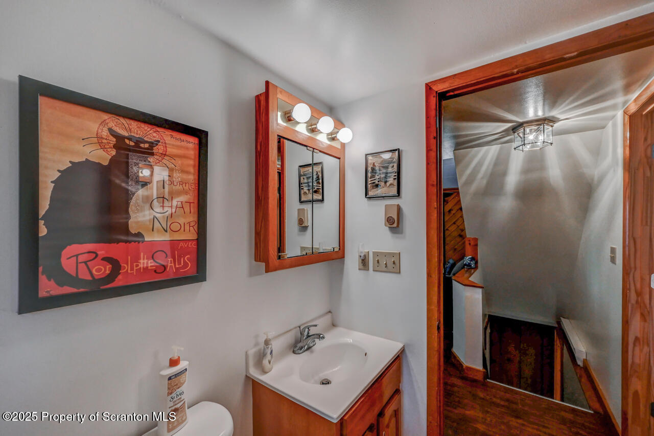 3222 Bluebird Drive Bushkill, PA 18324 - Photo 29 of 50 Full Bathroom