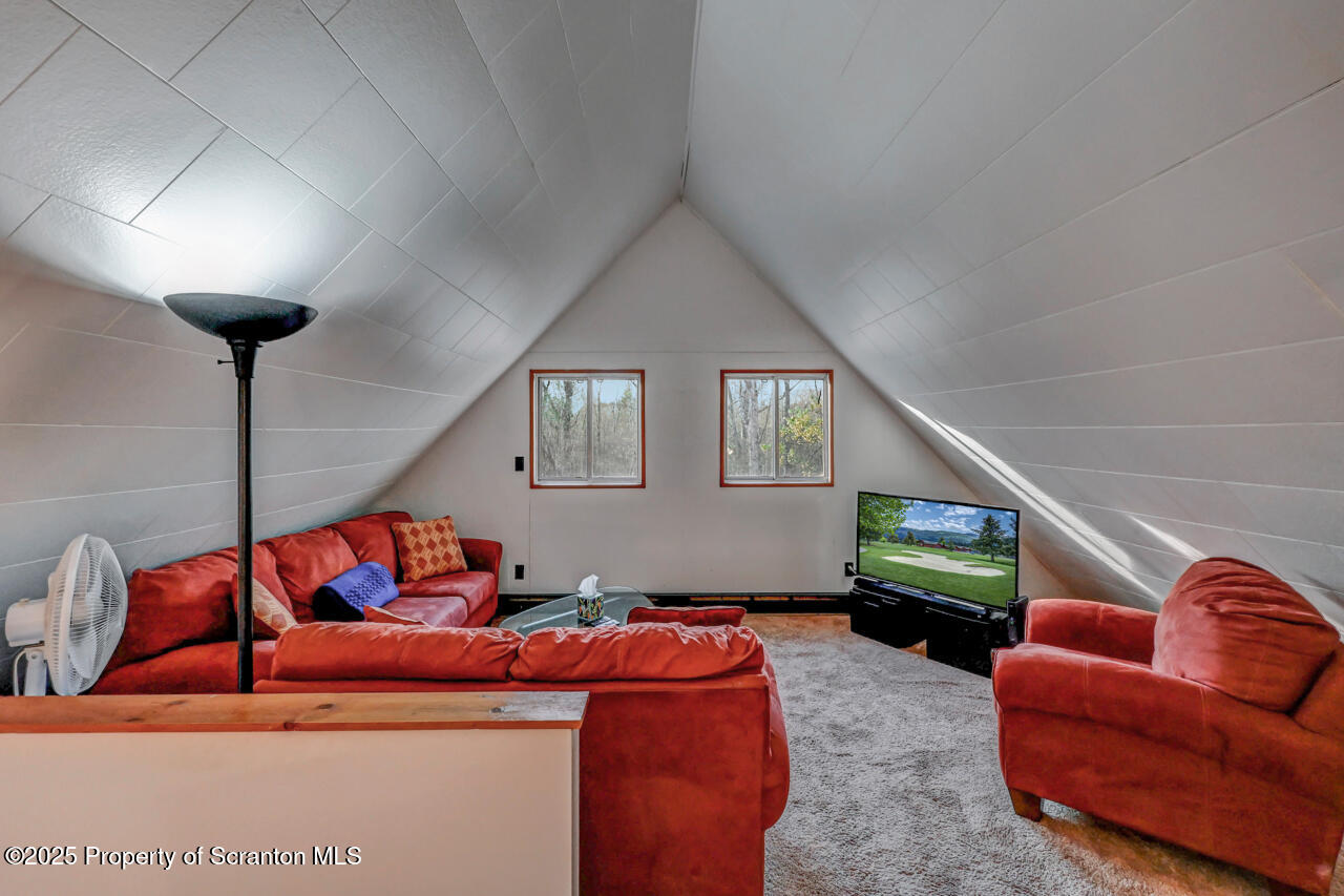 3222 Bluebird Drive Bushkill, PA 18324 - Photo 34 of 50 Loft