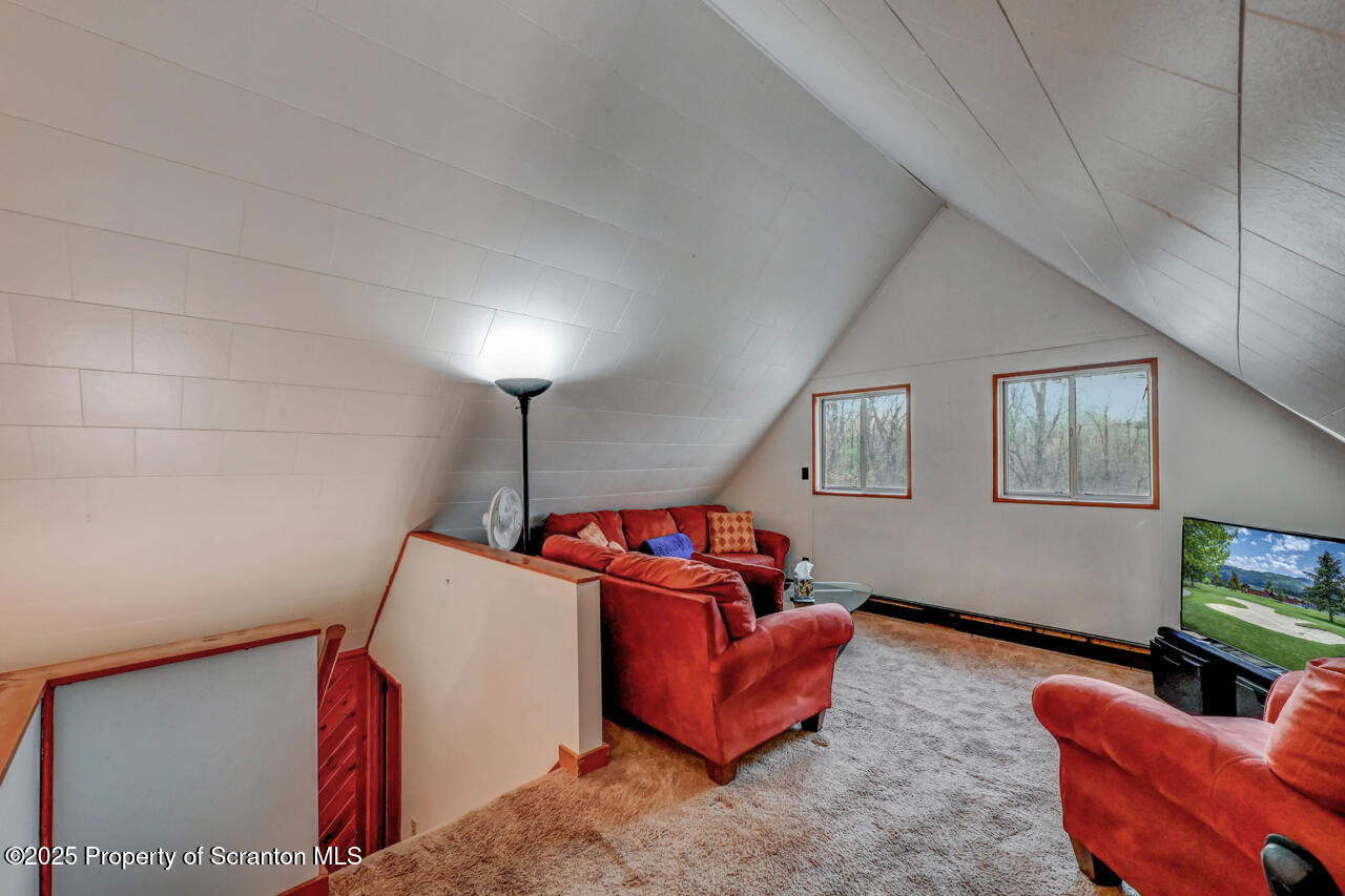 3222 Bluebird Drive Bushkill, PA 18324 - Photo 35 of 50 Loft