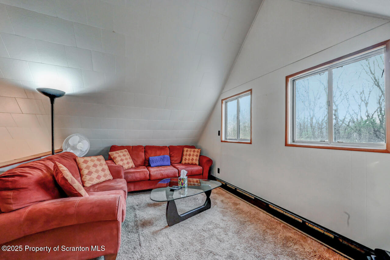 3222 Bluebird Drive Bushkill, PA 18324 - Photo 37 of 50 Loft