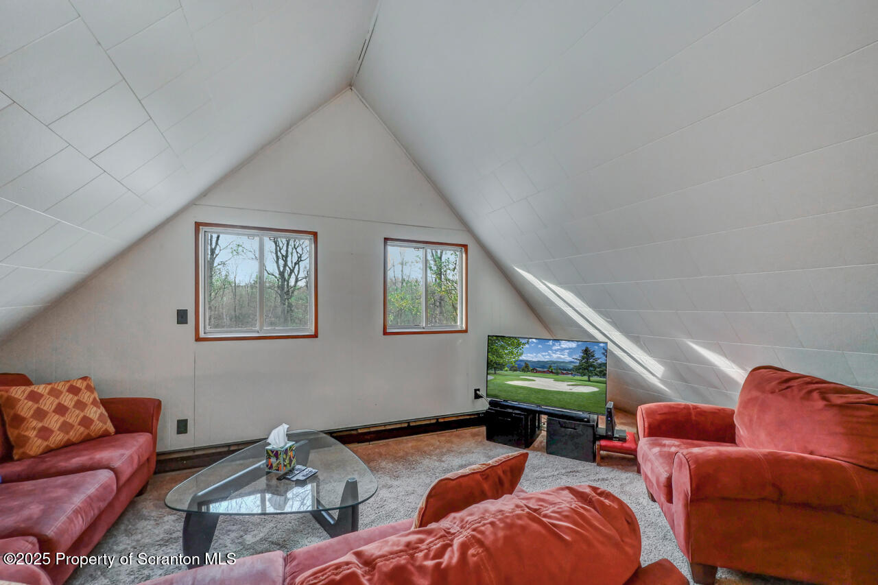 3222 Bluebird Drive Bushkill, PA 18324 - Photo 5 of 50 Loft