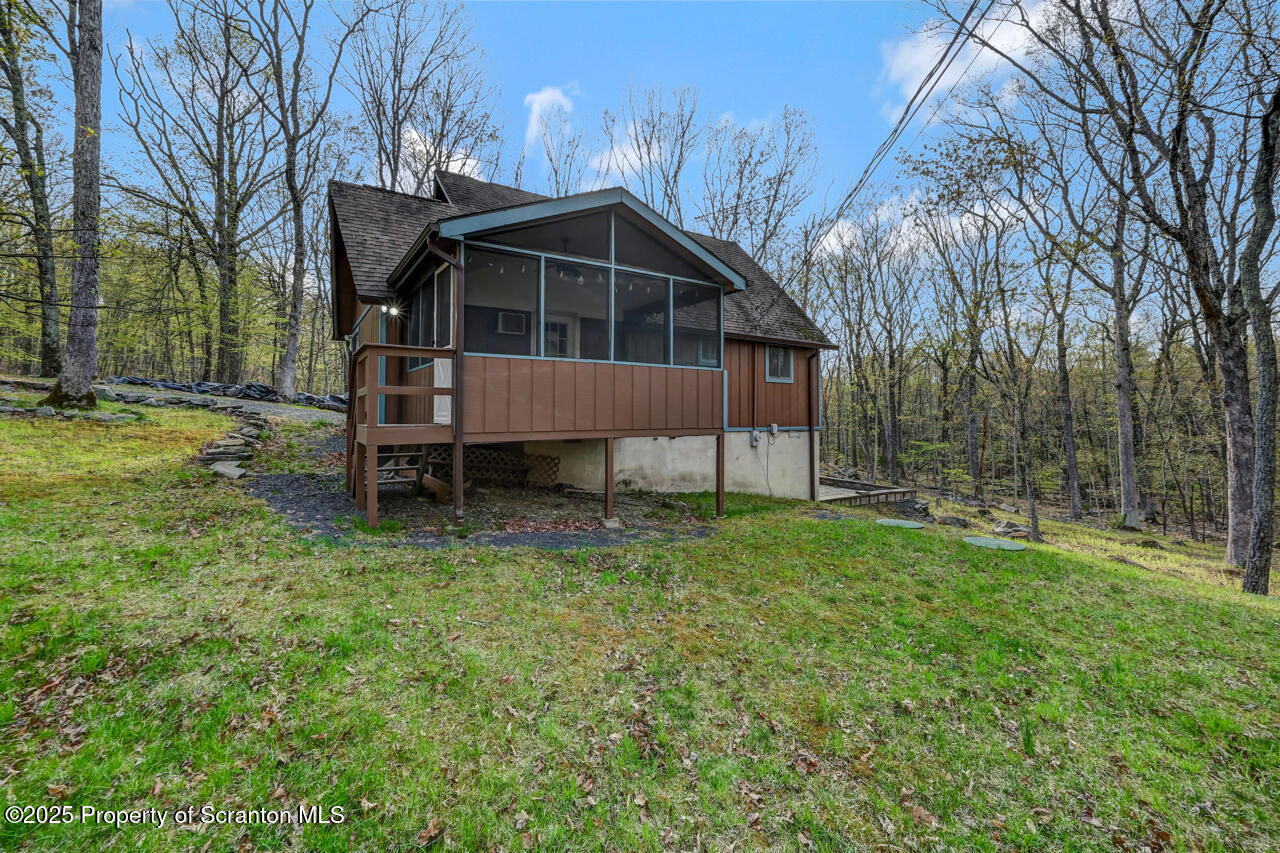 3222 Bluebird Drive Bushkill, PA 18324 - Photo 10 of 50 Side of House