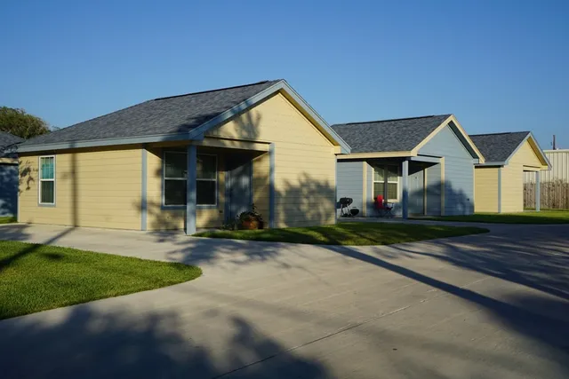 $950 | 113 Gillespie Lane, Aransas Pass, TX 78336