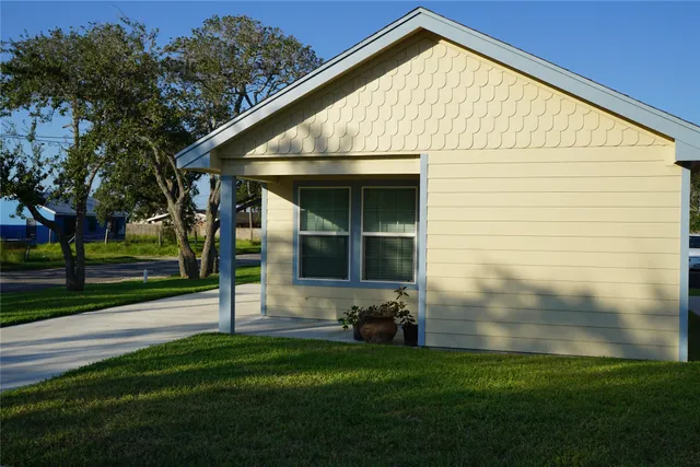 $950 | 113 Gillespie Lane, Aransas Pass, TX 78336