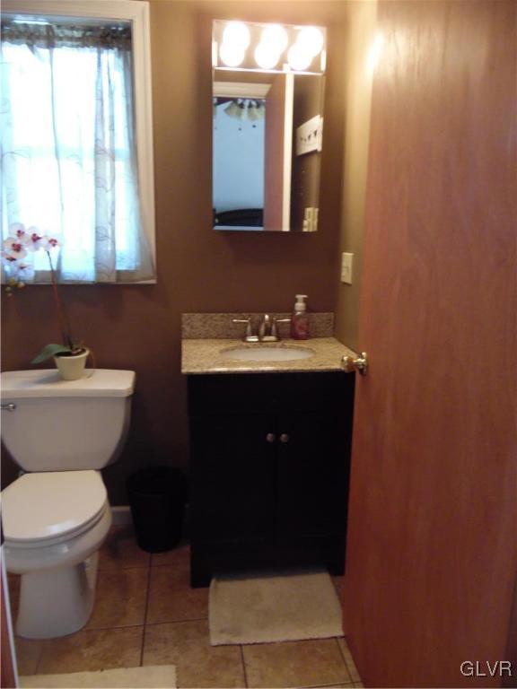 159 Panther Run Road Jim Thorpe, PA 18229 - Photo 22 of 31 Master bedroom full bathroom with tile floor