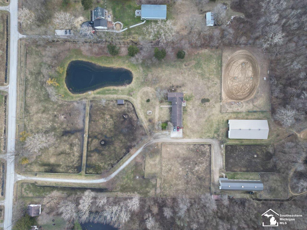 8355 Adler Road Lambertville, MI 48144 - Photo 74 of 90 50132795-edc72c2d-c893-4672-a4d4-ab0eef7714bc.JPG