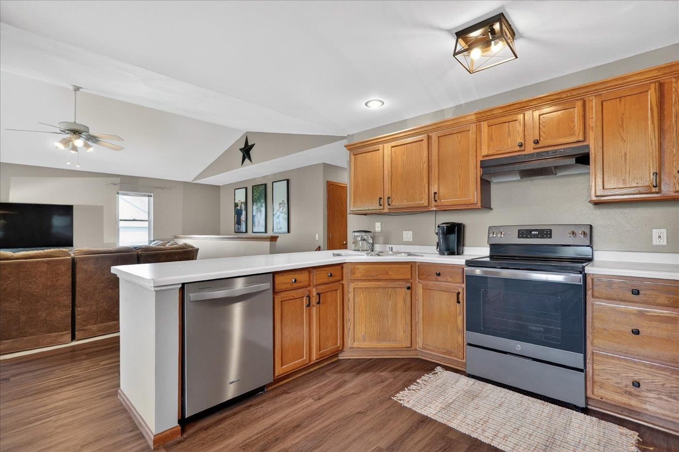 3510 Manchester Road Madison, WI 53719 - Photo 12 of 51