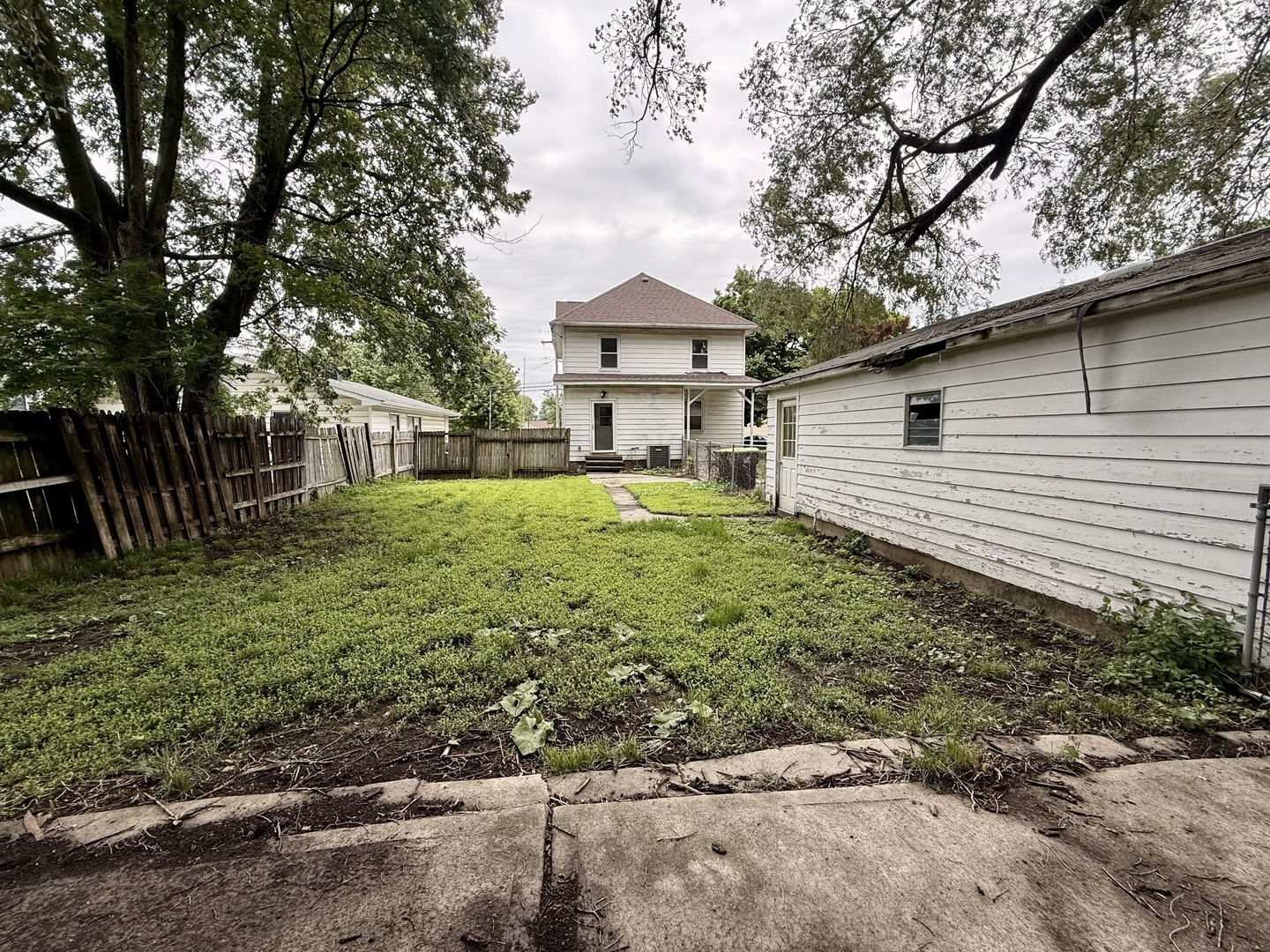 1005 East Main Street Clinton, IL 61727 - Photo 13 of 14