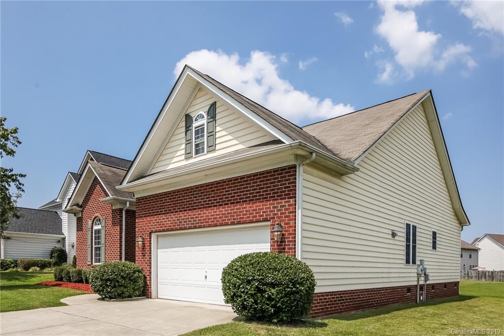 10815 Hellebore Road Charlotte, NC 28213 - Photo 2 of 31 Gallery Image 2